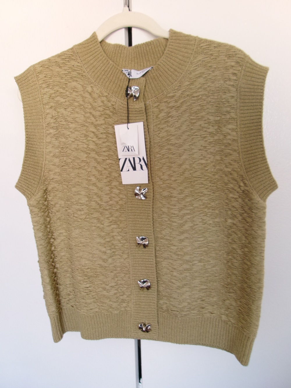Zara Olive-Green Sleeveless Knit Cardigan with Silver Buttons
